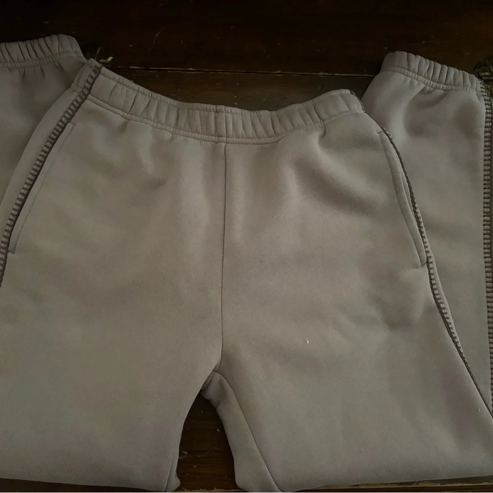 UGG light pink Fleece Sweatpants - Picture 2 of 7